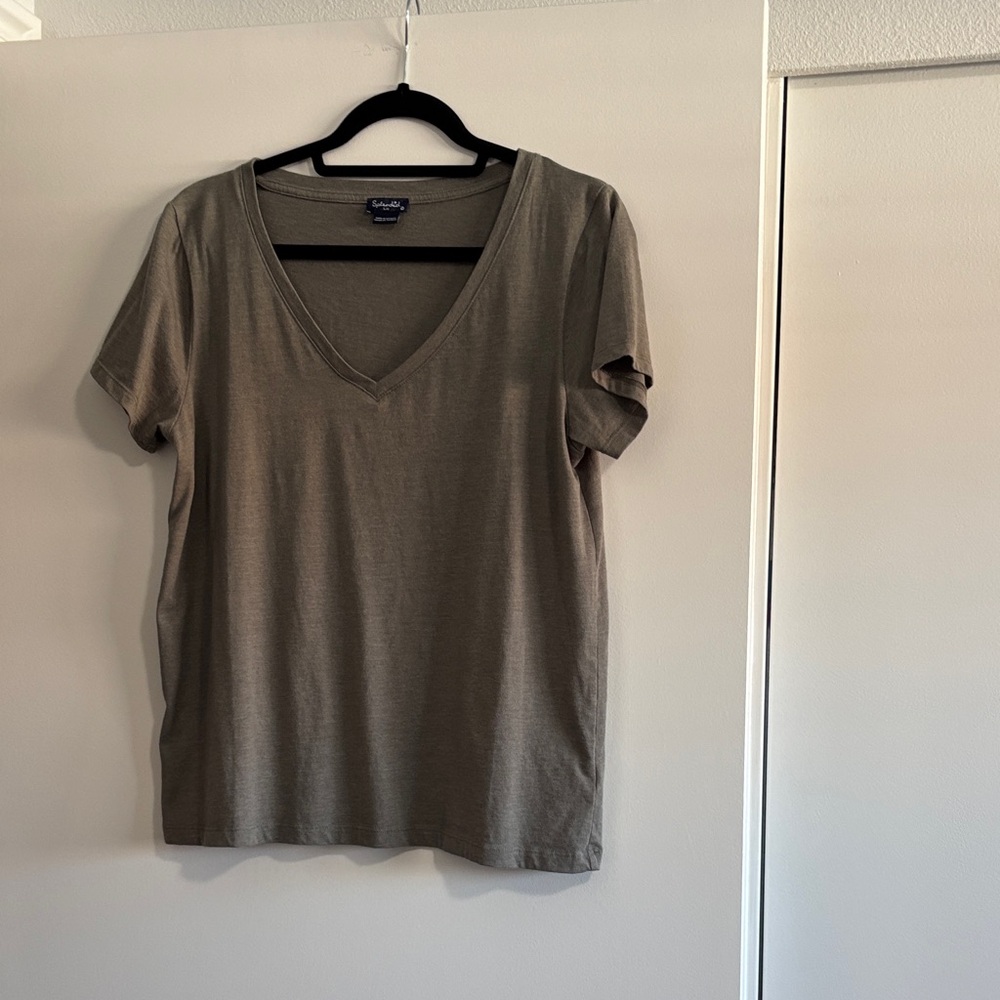 Splendid gray V-Neck Short Sleeve Tee